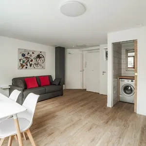 Bright And Cosy Flat At The Heart Of In A Trendy District - Welkeys Paris
